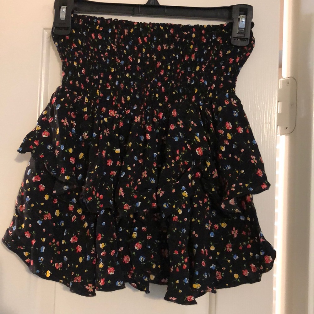 Olivaceous small flowered and ruffled skirt